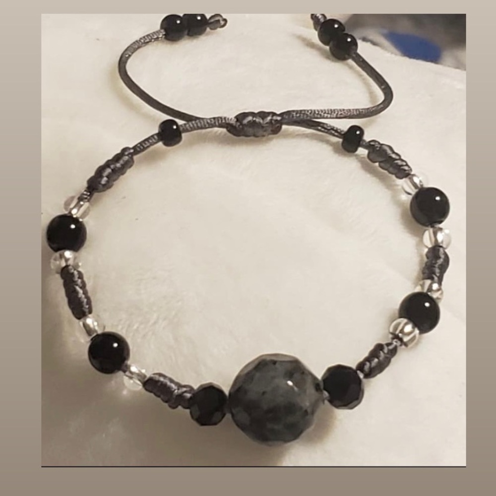 Beautiful handmade bracelets - Picture 2 of 2